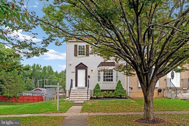 5950 Heritage Square Dr, Burke