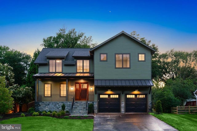 609 Meadow Ln Sw, VIENNA