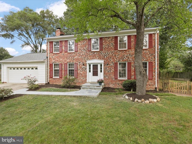 8223 Treebrooke Ln, Alexandria