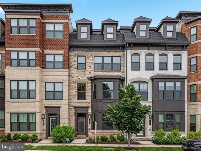 113 Pleasant St Nw #6, VIENNA