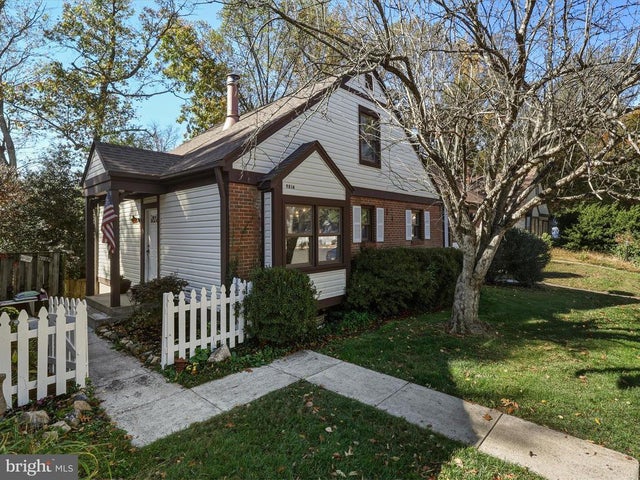 9816 Pebble Weigh Ct, Burke