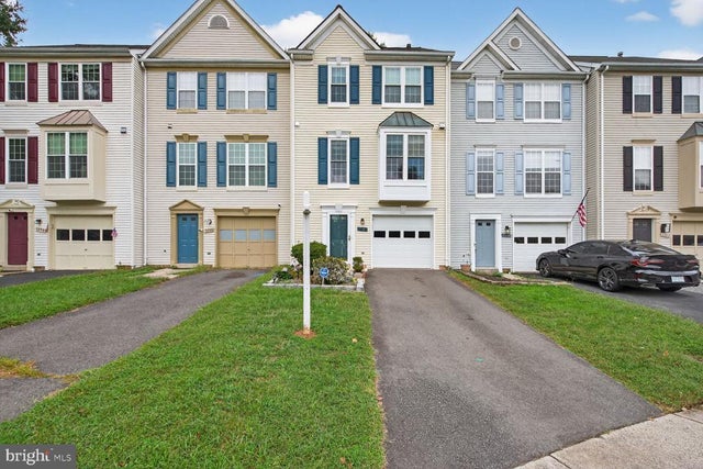 5986 Manorwood Dr, Centreville