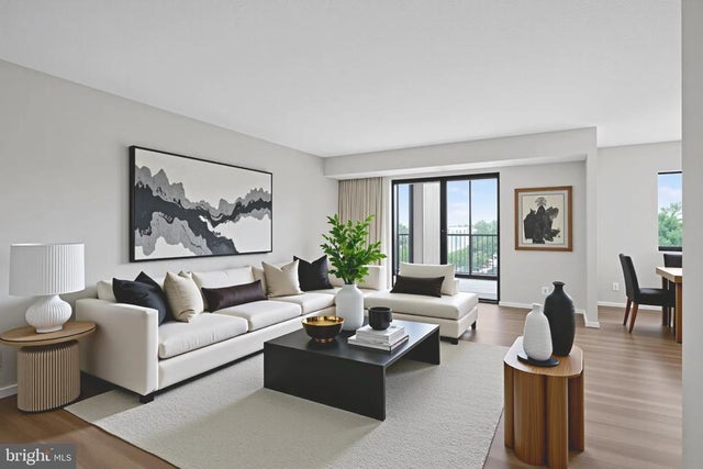 5902 Mount Eagle Dr #805, Alexandria