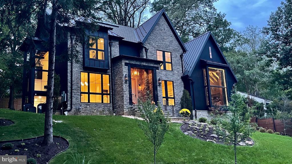 1441 Woodacre Dr, MCLEAN