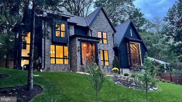 1441 Woodacre Dr, MCLEAN