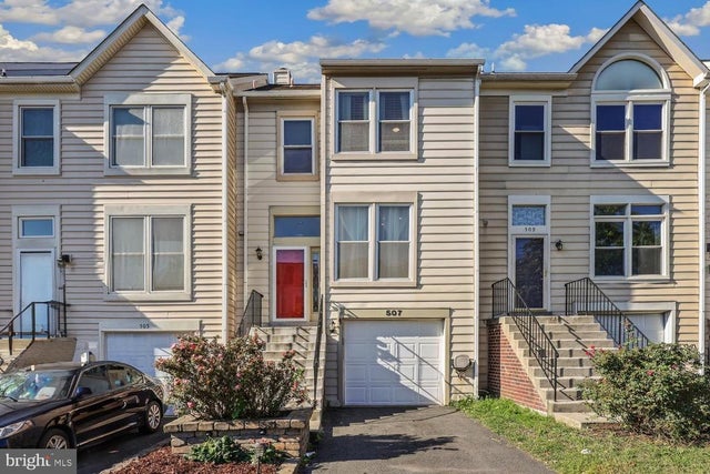 507 Dakota Dr, Herndon