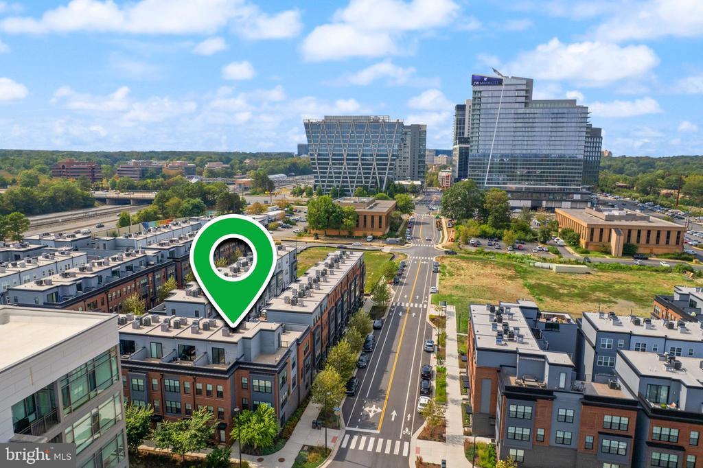 1862 Michael Faraday Dr, RESTON