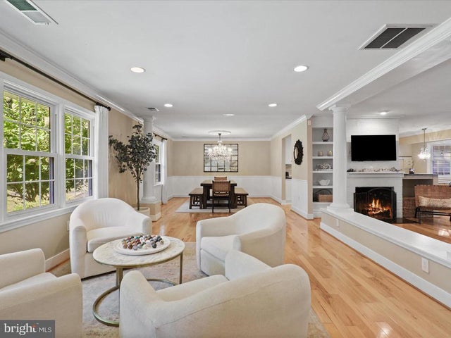 11607 Helmont Dr, OAKTON