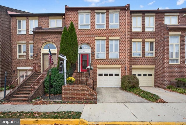 10172 Turnberry Pl, Oakton