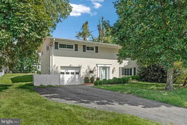 6926 Tyndale St, Mclean