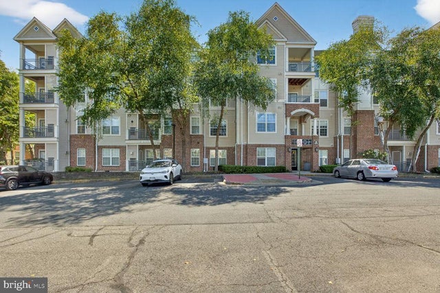3021 Nicosh Cir #1108, Falls Church