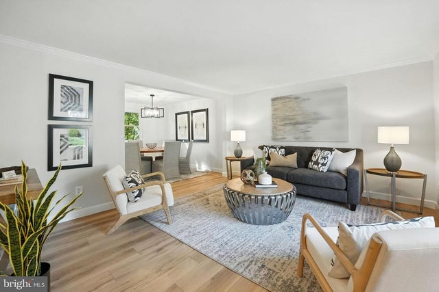 12817 Framingham Ct, Herndon