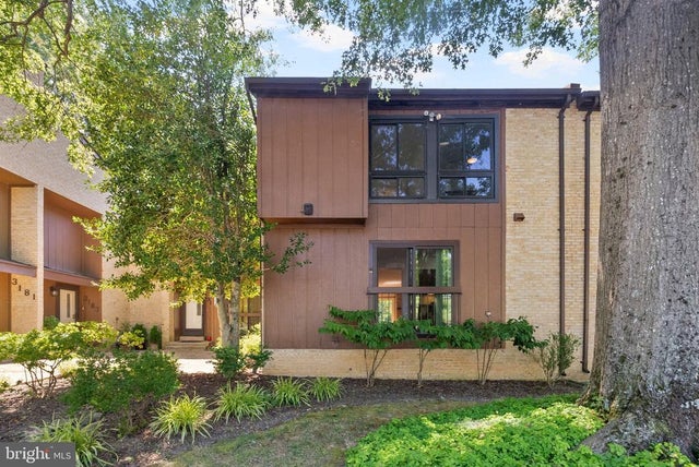 3187 Readsborough Ct, Fairfax