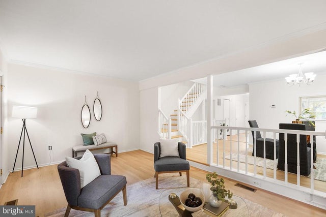 1129 Player Way, Herndon