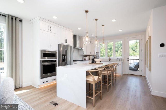 1641 Fellowship Sq, RESTON