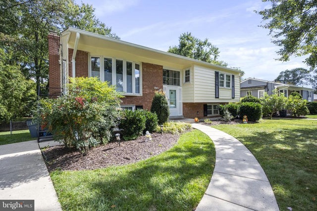 2415 Jackson Pkwy, Vienna