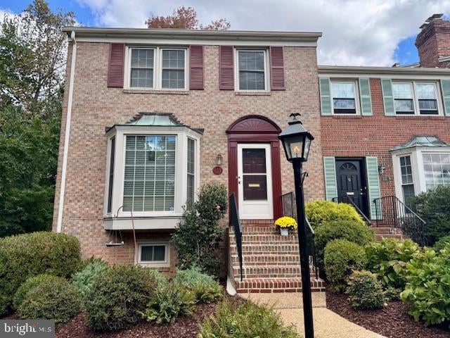 153 East St Ne, Vienna