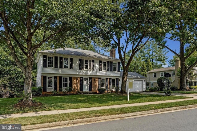 1811 Saint Roman Dr, VIENNA