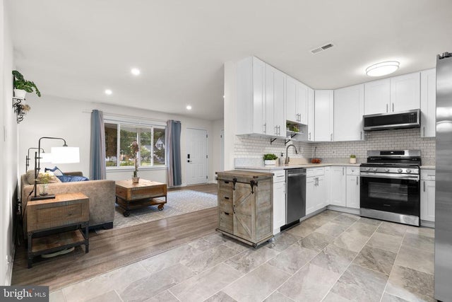 4821 Lawrence St, Alexandria