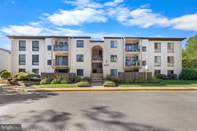 615 Center St #t4, Herndon
