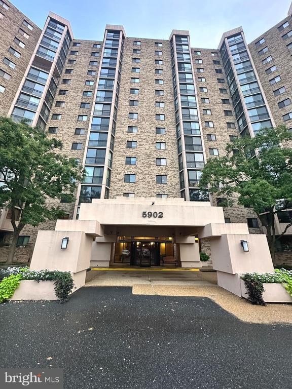 5902 Mount Eagle Dr #403, Alexandria