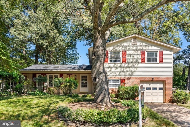 5313 Stonington Dr, Fairfax