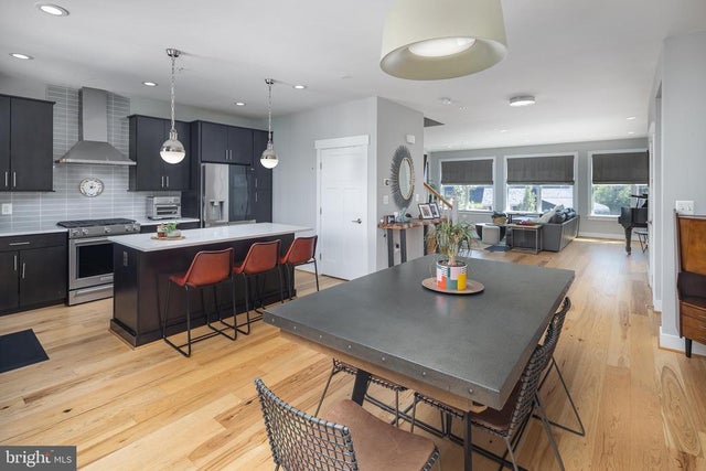 702 Elden St #b, Herndon