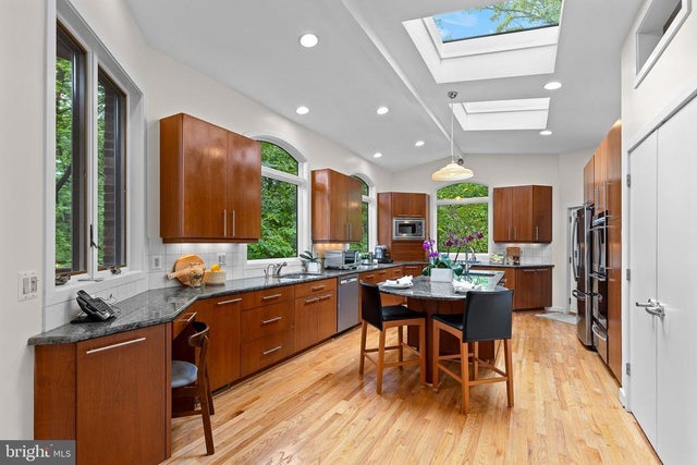 3440 Mansfield Rd, Falls Church