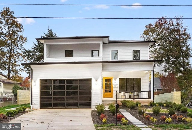 6818 Barrett Rd, FALLS CHURCH