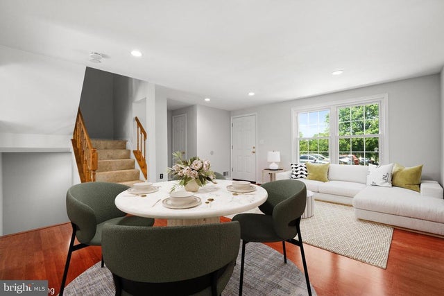 6558 Lochleigh Ct, Alexandria