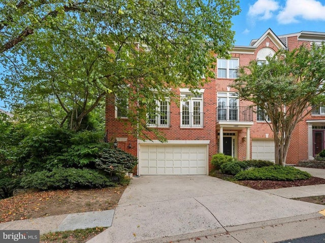 1325 Sundial Dr, Reston