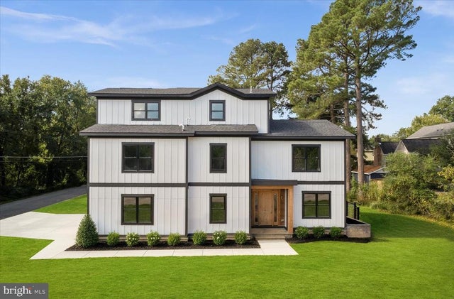 1600 Lafayette Dr, Alexandria