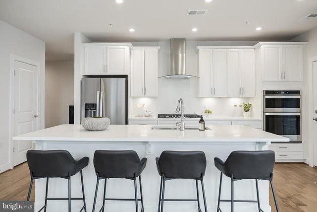 2320 Field Point Rd #201, HERNDON