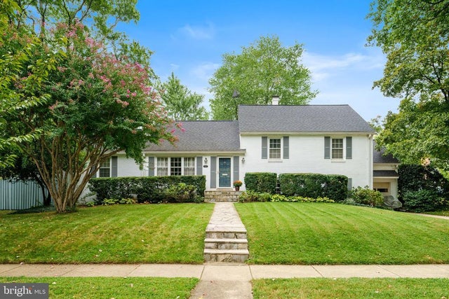 1211 Wake Forest Dr, Alexandria