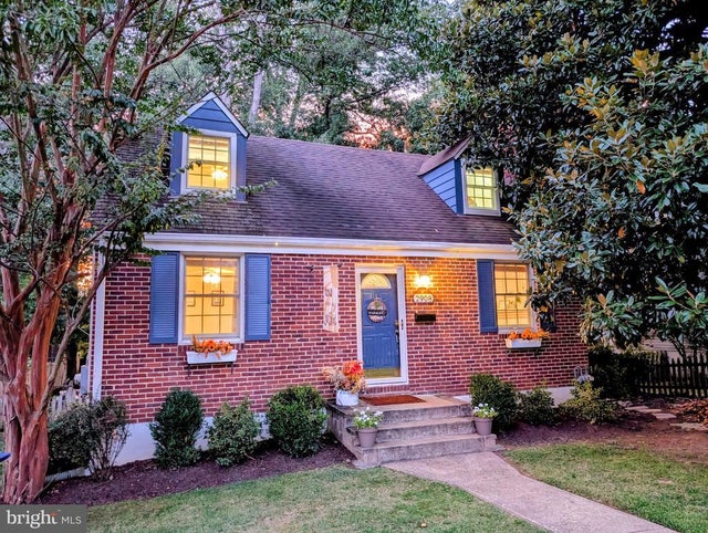 2908 Monroe Pl, Falls Church