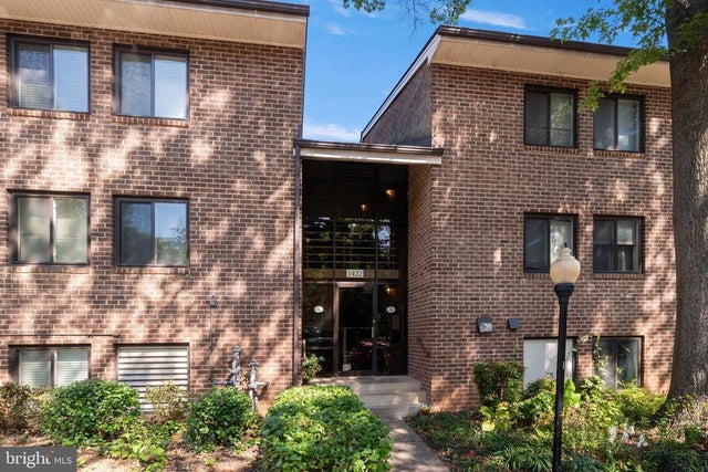 1422 Northgate Sq #22/1a, Reston