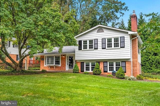 1722 Pine Valley Dr, Vienna