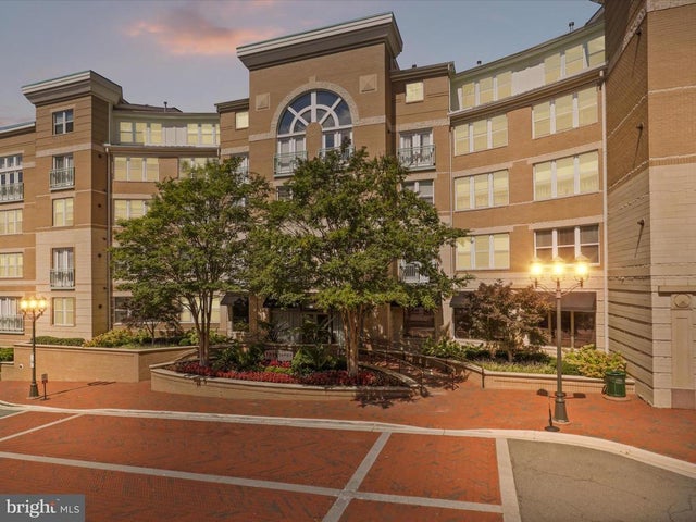 12000 Market St #324, Reston