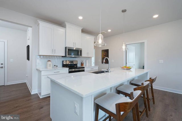 12865 Mosaic Park Way #3y, Herndon