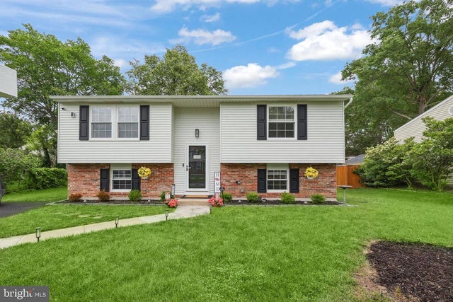 7913 Fitzroy St, Alexandria