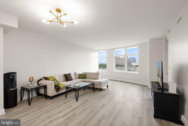 8220 Crestwood Heights Dr #1210, MCLEAN