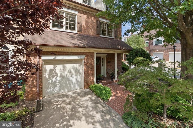 6300 Manchester Way, Alexandria