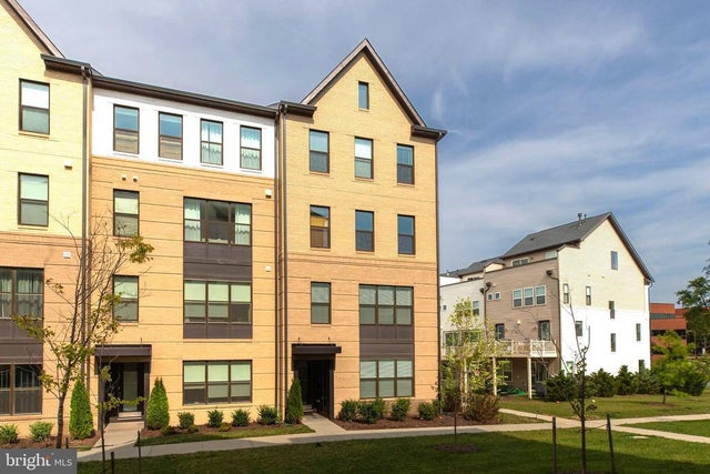 4915 Longmire Way #124, Chantilly