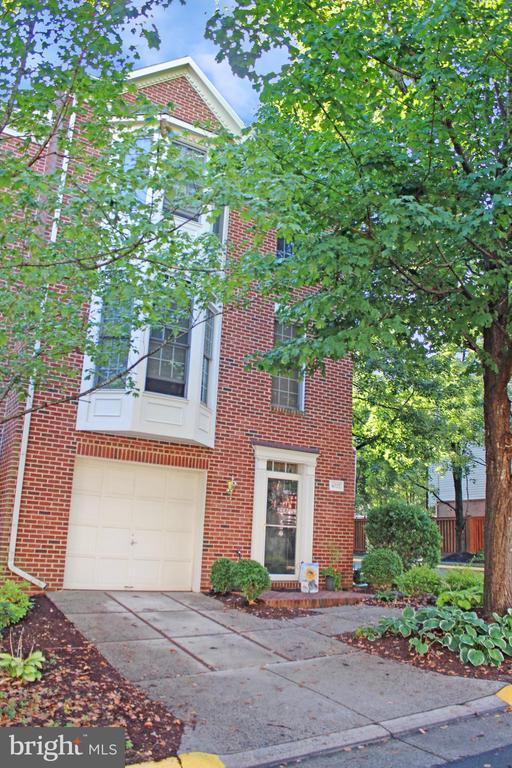 4027 Heatherstone Ct, Fairfax