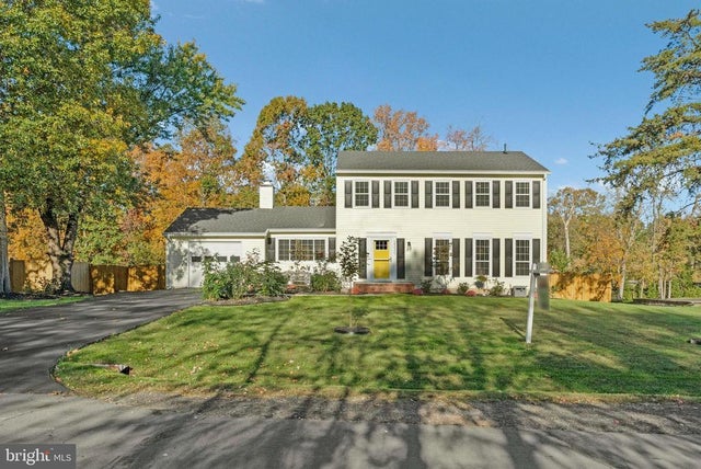 2330 Archdale Rd, Reston