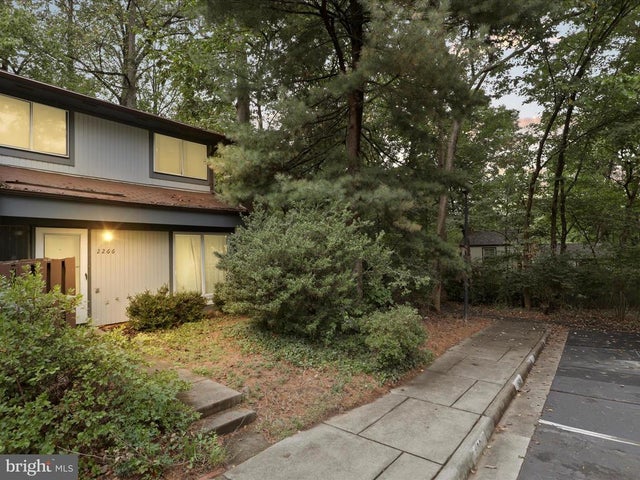 2266 White Cornus Ln, Reston