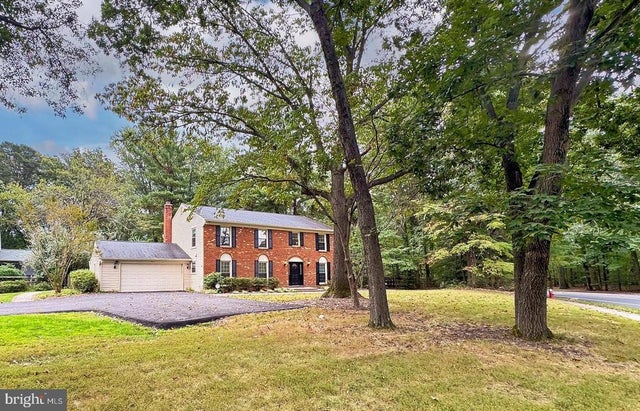 2015 Soapstone Dr, Reston