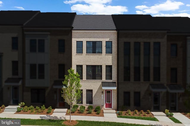 13918 Aviation Pl, Herndon