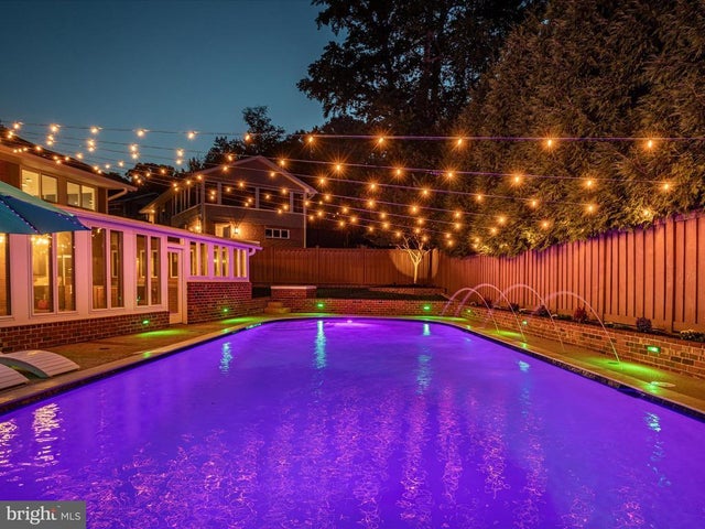 1502 Middlebury Dr, Alexandria