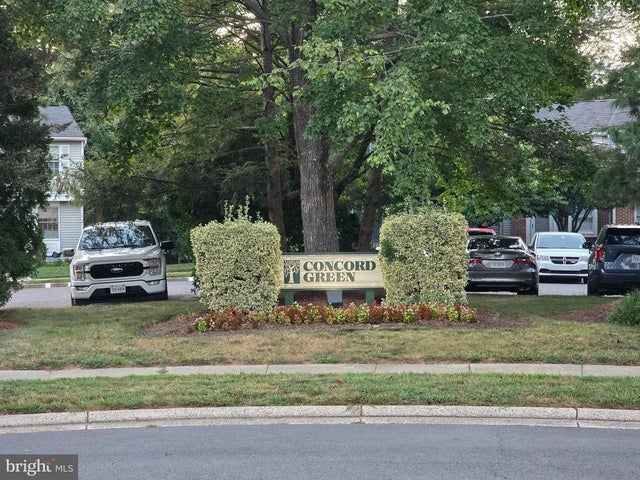 1664 Harvest Green Ct, Reston